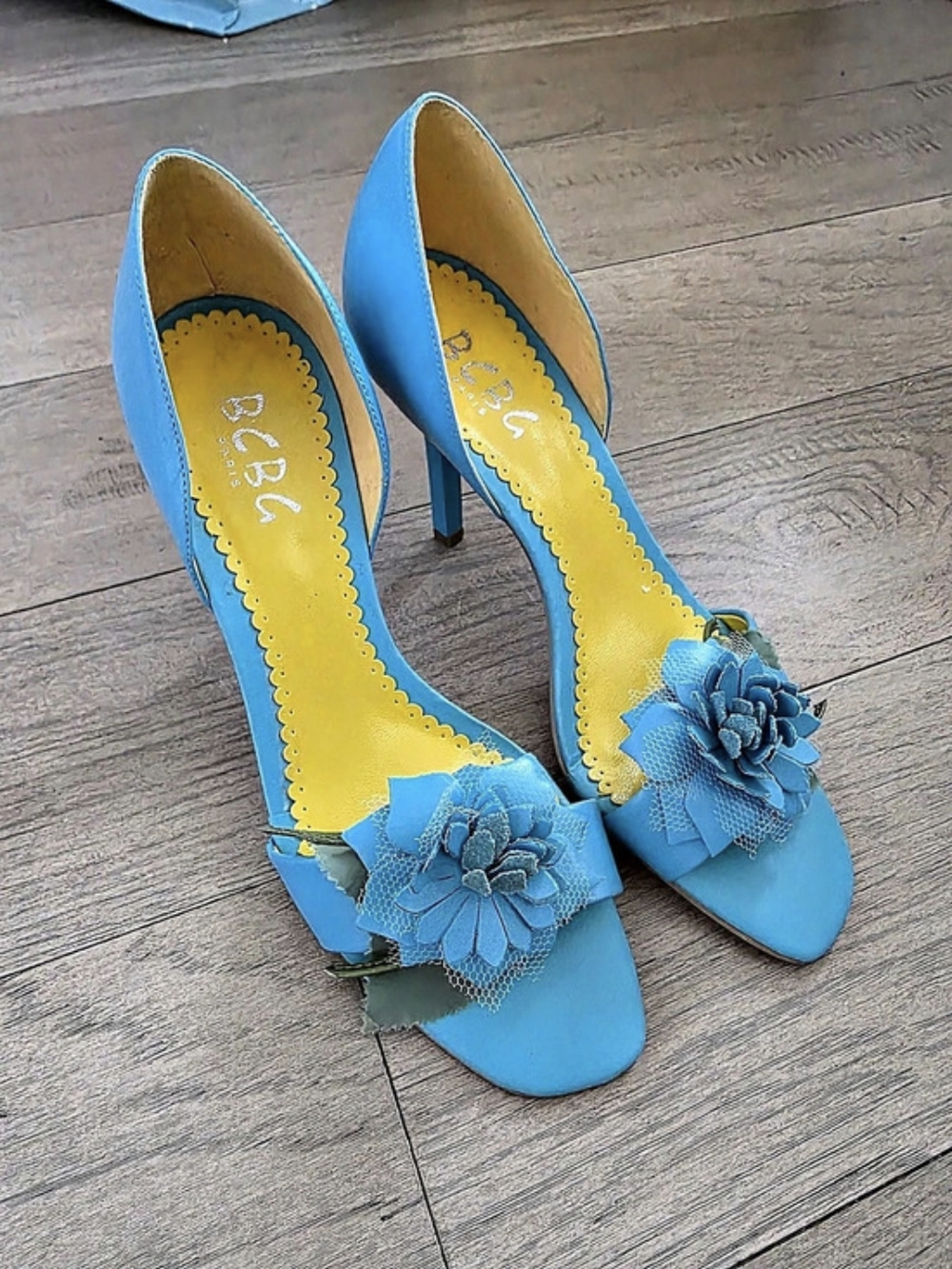 BCBG Paris Floral Blue High Heels US 8